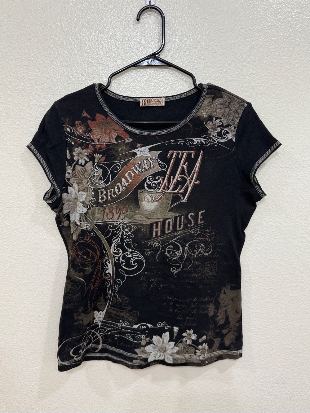Blue Canyon Clothing Broadway Tea House Graphic Floral Short Sleeve Shirt Y2K